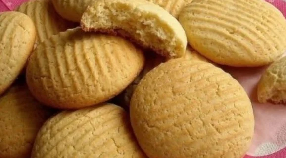 Prekrasne Starinske Gurabije: Recept za Najmirisnije Domaće Kekse