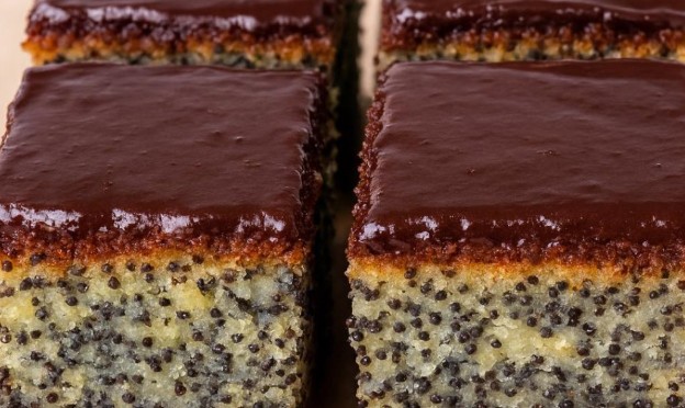 Mak Kolač na Čaše: Recept za Super Brzi Kolač sa Makom (Gotov za 5 Minuta)