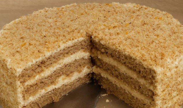 Starinska Torta sa Orasima i Vanila Filom: Recept za Nezaboravan Ukus