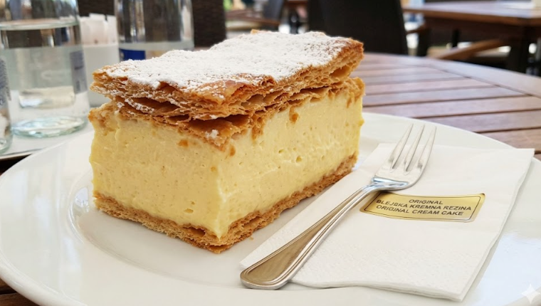 Simbol Bleda i Uživanja – Torta koja se Trese