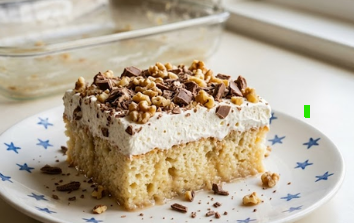 Sočni Kolač Sa Kremom I Orasima – Zaliveni Desert