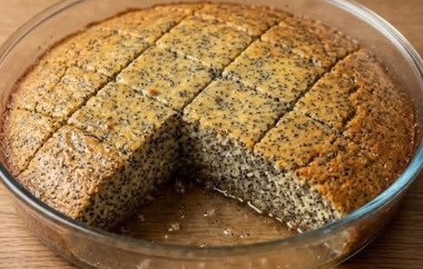 Sočni Kolač sa Makom i Grizom | Brzi Recept na Čaše