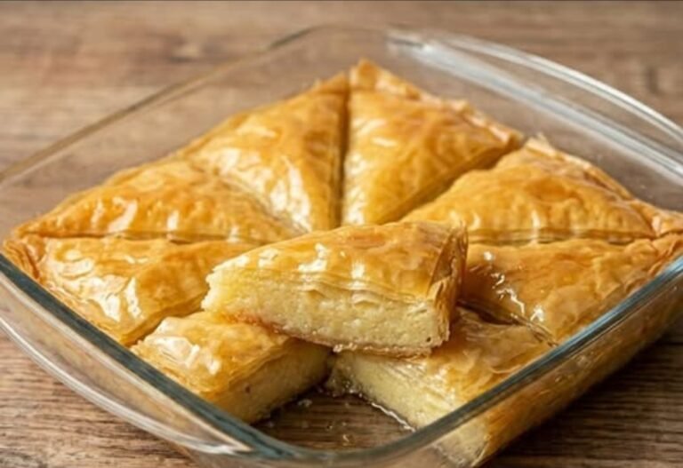 Tradicionalna Galaktobureko Pita | Hrskavi Desert sa Kremom od Griza