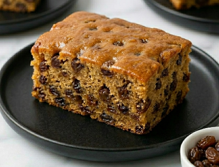 Domaći Kolač sa Suvim Grožđem | Brzi Recept “Na Čaše”