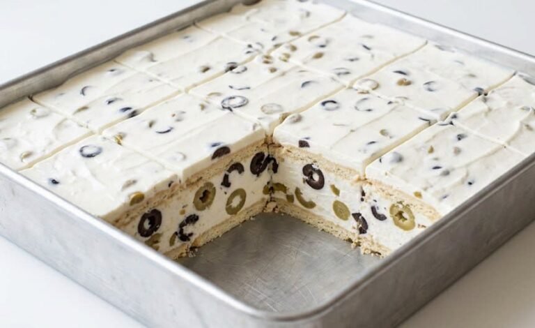 Slana maslina tepsija | Brza slana torta sa krekerima bez pečenja